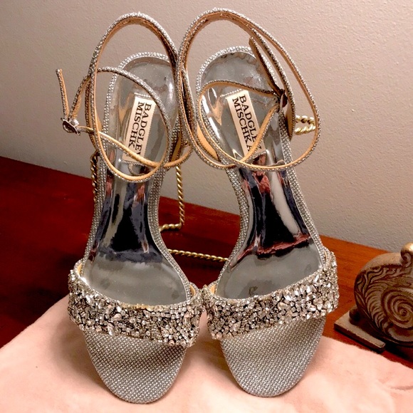 Badgley Mischka Shoes - ❗️LAST CHANCE- BADGLEY MISCHKA Crystal Embellished Evening Shoes